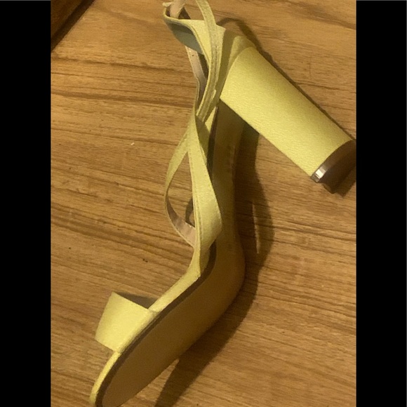 Shoes 🌻 - Picture 3 of 8